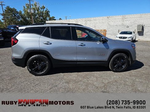 Used 2023 GMC Terrain AT4 image 8