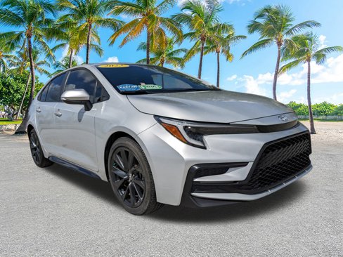 Used 2023 Toyota Corolla SE image 2