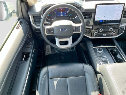 Used 2024 Ford Expedition Max XLT image 23