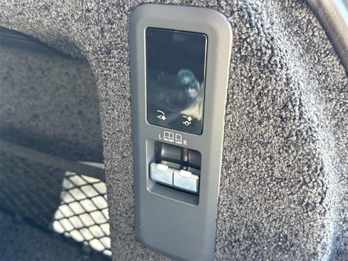 New 2025 Land Rover Range Rover SE image 7