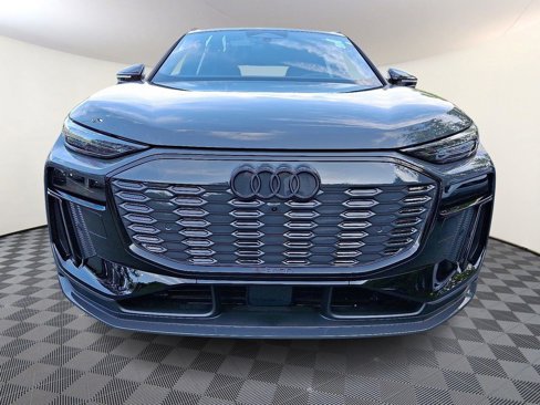 New 2025 Audi SQ6 e-tron Prestige image 2