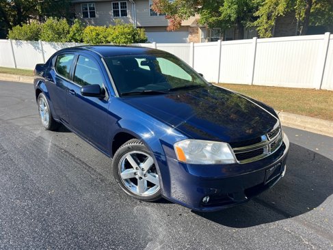 Used 2013 Dodge Avenger SXT w/ Cold Weather Group image 2