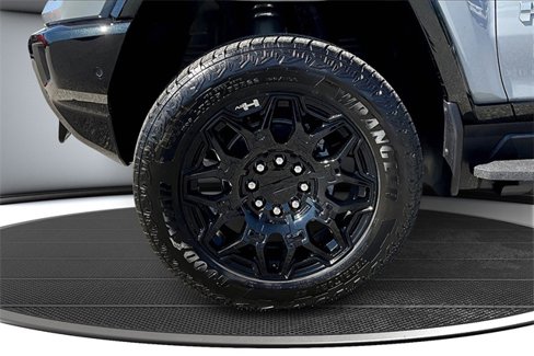 New 2026 GMC Hummer EV 4x4 Crew Cab image 12