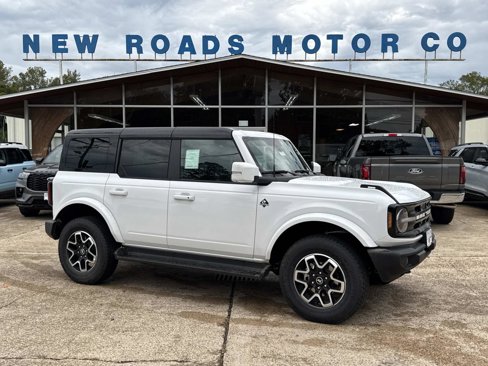 New 2025 Ford Bronco Outer Banks image 1