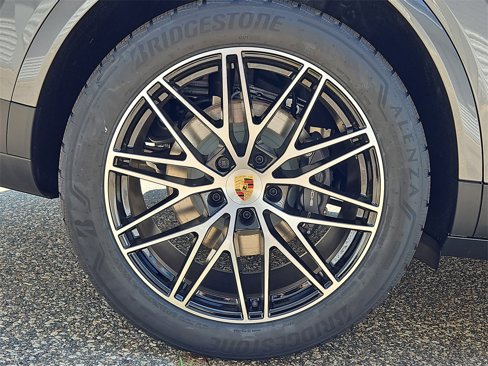 New 2026 Porsche Cayenne Coupe image 8