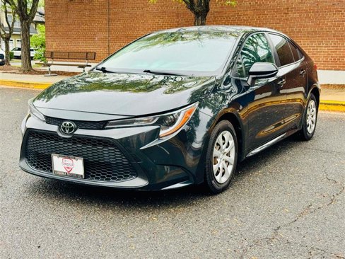 Used 2020 Toyota Corolla LE image 2