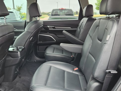 Used 2025 Kia Telluride S image 10