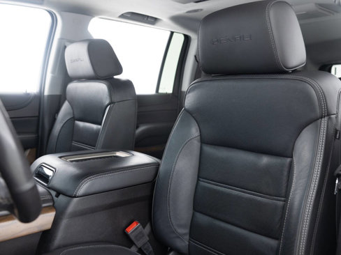 Used 2020 GMC Yukon XL Denali w/ Denali Premium Package image 26