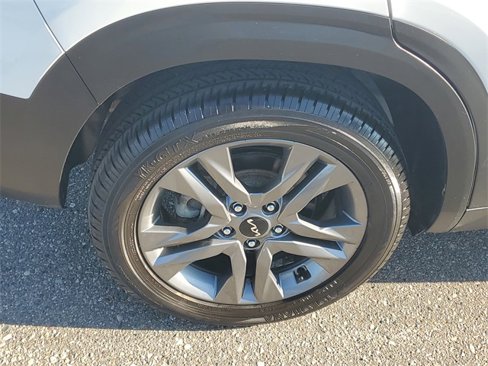 Certified 2023 Kia Seltos S image 5