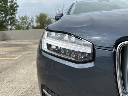 Certified 2025 Volvo XC90 B5 Core image 12