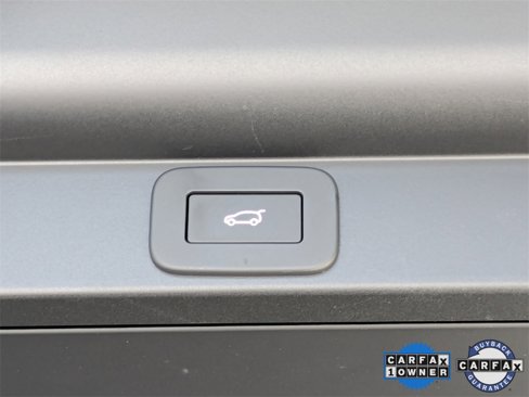 Certified 2025 Land Rover Range Rover SE image 13