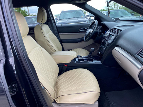 Used 2019 Ford Explorer XLT image 23