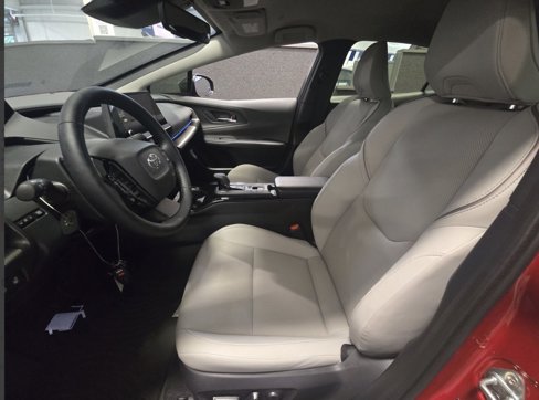 Used 2024 Toyota Prius XLE image 9