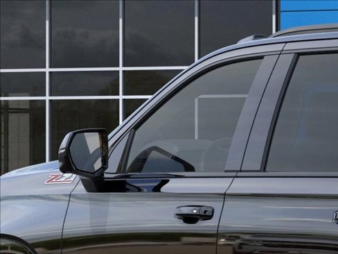 New 2025 Chevrolet Suburban Z71 w/ Z71 Off-Road Package image 12