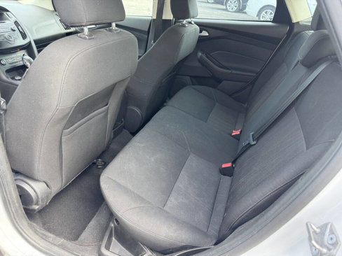 Used 2017 Ford Focus SE w/ Interior Protection Package image 6