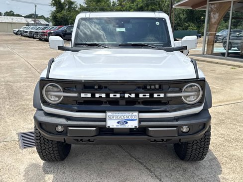 New 2025 Ford Bronco Outer Banks w/ Sasquatch Package image 2