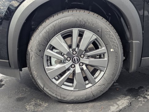 New 2025 Nissan Pathfinder SV image 9