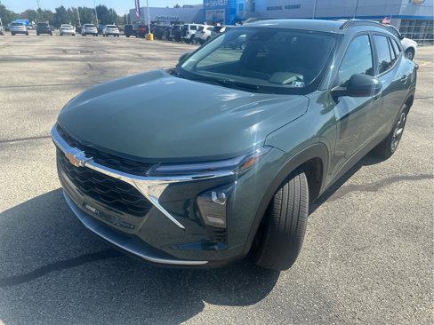 Certified 2025 Chevrolet Trax LT w/ LT Convenience Package image 3