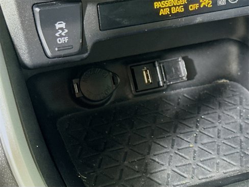 Used 2021 Toyota RAV4 XLE Premium image 29
