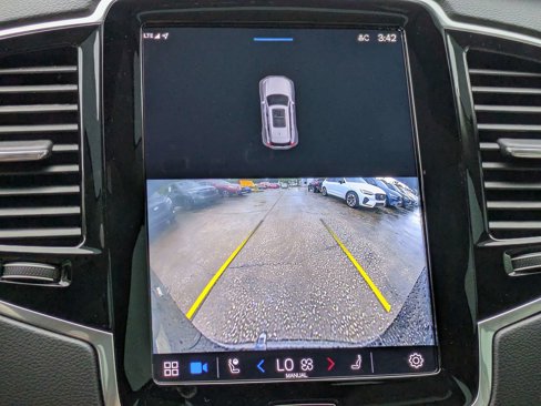 Used 2023 Volvo XC90 B6 Ultimate w/ Protection Package Premier image 28
