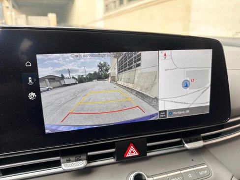 Used 2025 Hyundai Elantra SEL image 12
