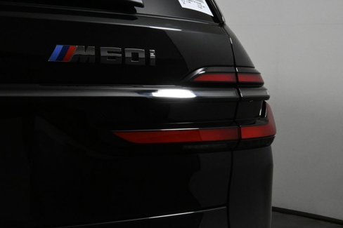 New 2026 BMW X7 M60i image 13