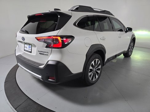 New 2025 Subaru Outback Touring XT image 5