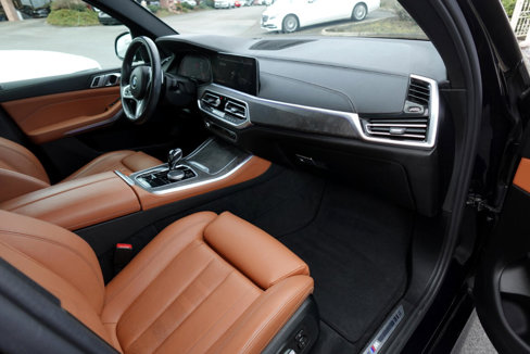 Used 2022 BMW X5 xDrive40i w/ M Sport Package image 19