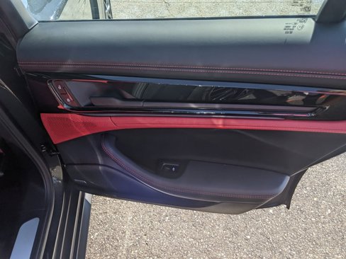 Used 2025 Porsche Panamera 4 image 34