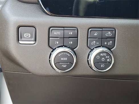 New 2026 GMC Sierra 1500 SLT w/ SLT Premium Package image 19