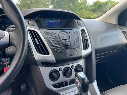 Used 2014 Ford Focus SE w/ Equipment Group 201A image 35