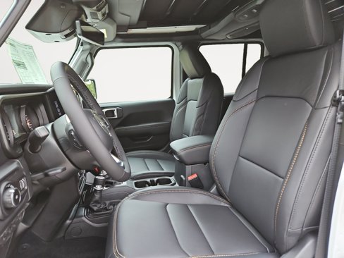 New 2025 Jeep Wrangler Sahara image 9