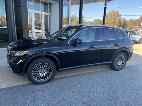 Certified 2025 Mercedes-Benz GLC 300 image 3