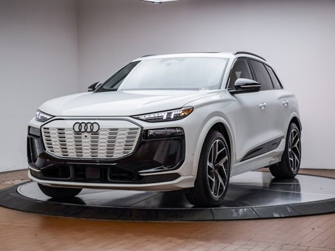 New 2025 Audi SQ6 e-tron Prestige image 1