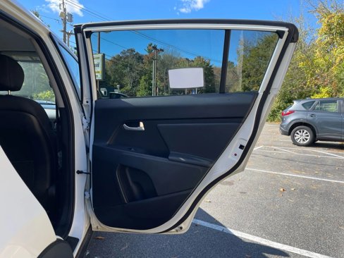 Used 2016 Kia Sportage LX image 30