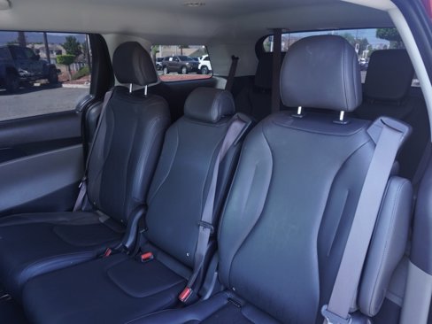 Used 2025 Kia Carnival LXS image 22