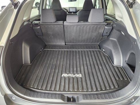 Used 2020 Toyota RAV4 LE w/ All Weather Liner Package image 12