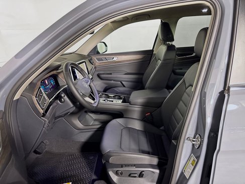 New 2025 Volkswagen Atlas SEL image 12