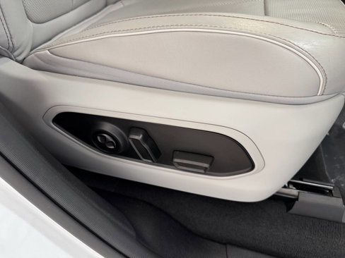 Used 2023 Jeep Grand Cherokee L Overland image 8