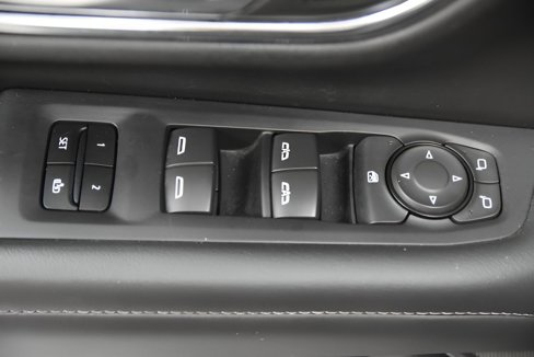 Used 2023 Chevrolet Tahoe LT image 17