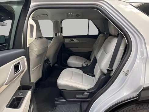 New 2025 Ford Explorer Active w/ Active Comfort Package image 24