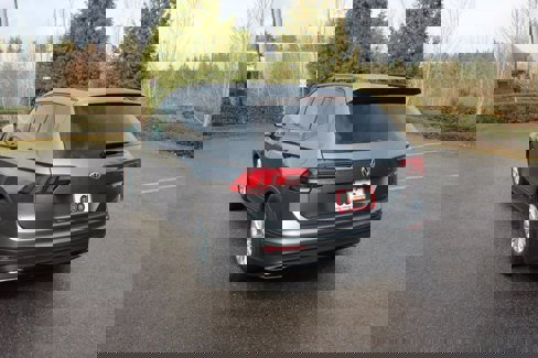 Used 2018 Volkswagen Tiguan S image 9