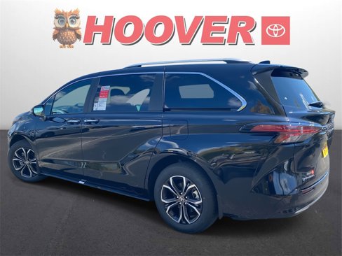New 2025 Toyota Sienna Platinum image 5