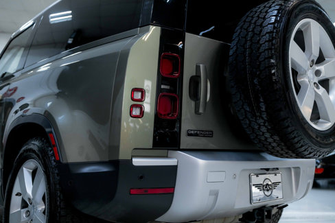 Used 2021 Land Rover Defender 90 First Edition image 22