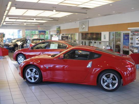 Nissan North car dealership in Lewis Center, OH 43035 | Kelley Blue Book