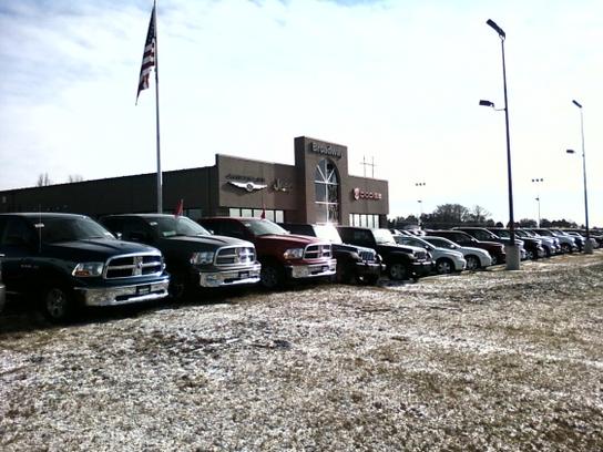 Broadway Chrysler Car Dealership In Yankton Sd 57078