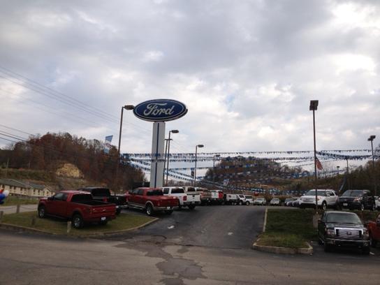 Tim Short Ford car dealership in HAZARD