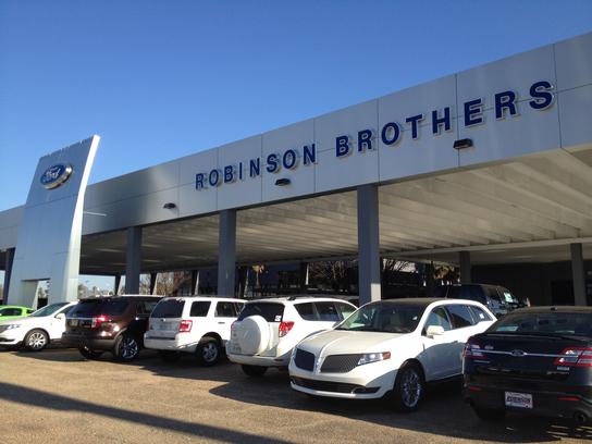 Robinson Brothers Ford Lincoln car dealership in Baton