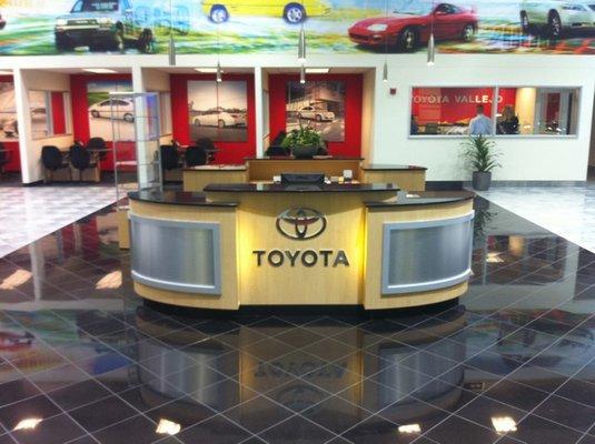 Toyota Vallejo car dealership in Vallejo, CA 94591 | Kelley Blue Book