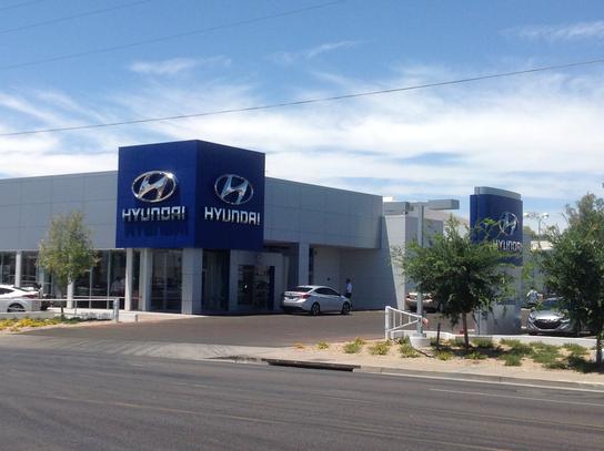 Camelback Hyundai car dealership in Phoenix, AZ 85014 | Kelley Blue Book